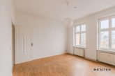 Bezugsfreie 4-Zimmer-Wohnung in ruhiger Seitenstraße, mögl. mit KFW & Extra-Abschreibung - Das Zimmer